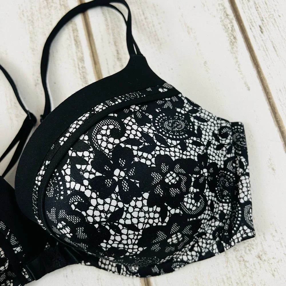 34D Victoria’s Secret Very Sexy Push Up Bra - Picture 4 of 8